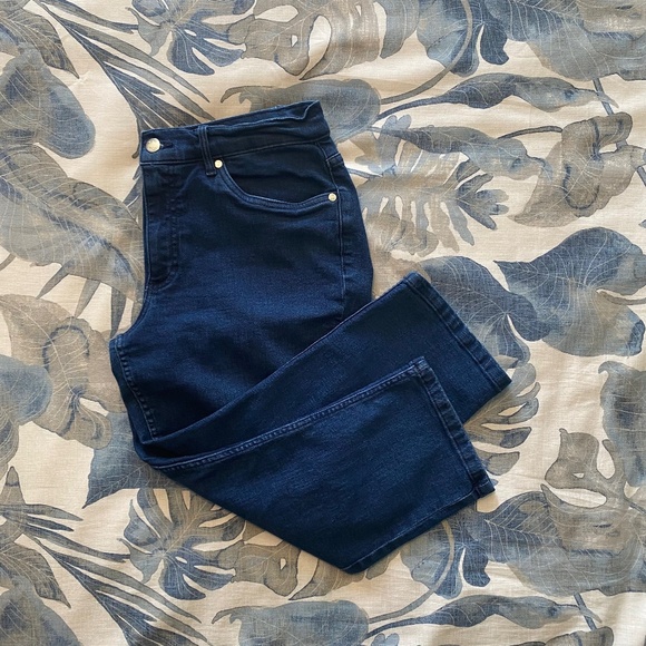BUY 2 ITEMS & GET 1 FREE - VENUS Stretch Denim Capris Sz 12 - Picture 1 of 8